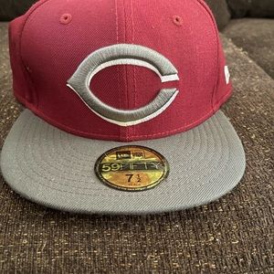SNAPBACK HAT